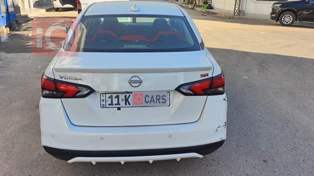 نیسان ڤێرسا